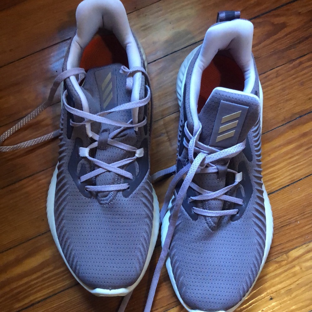 Adidas Alphabounce Size 9 - Lavender